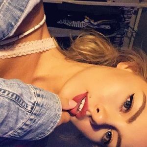 Meet your Posher, Holly